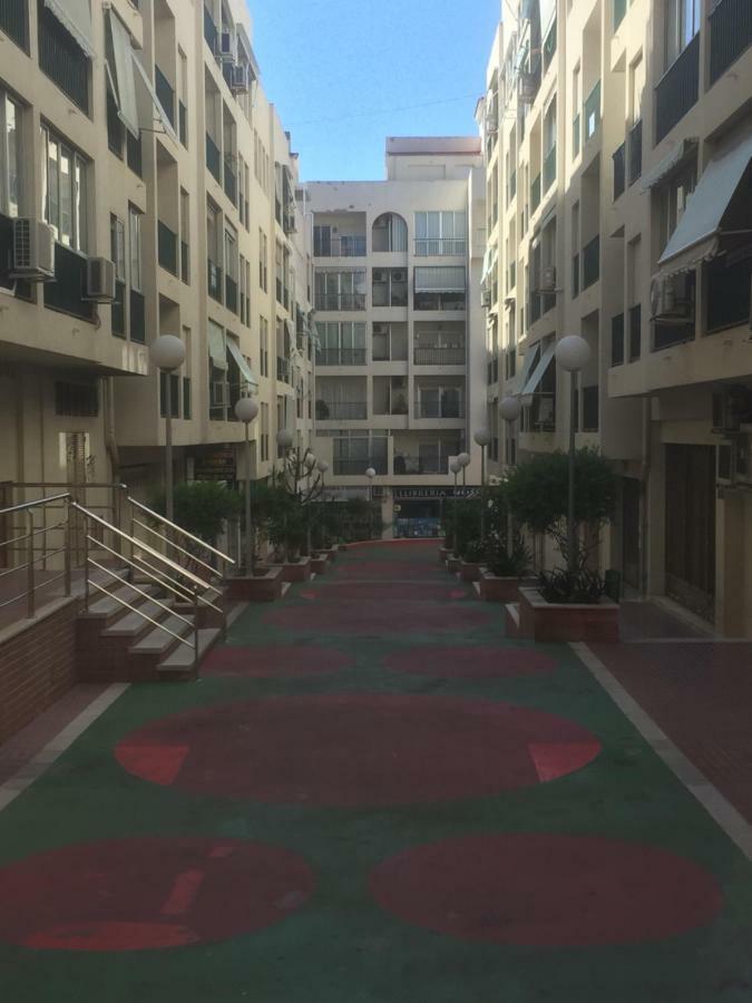 Apartamento Turistico Loyola Benidorm Buitenkant foto